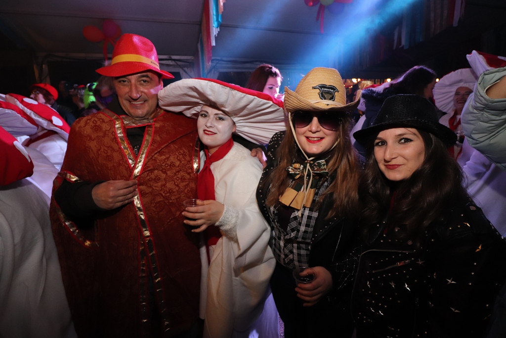 Cirkultura i Jasmin Stavros otvorili Maškare na Viru Cirkultura i Jasmin Stavros otvorili Maškare na Viru