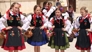 OŠ Zadarski otoci, učenici na Narodnom trgu