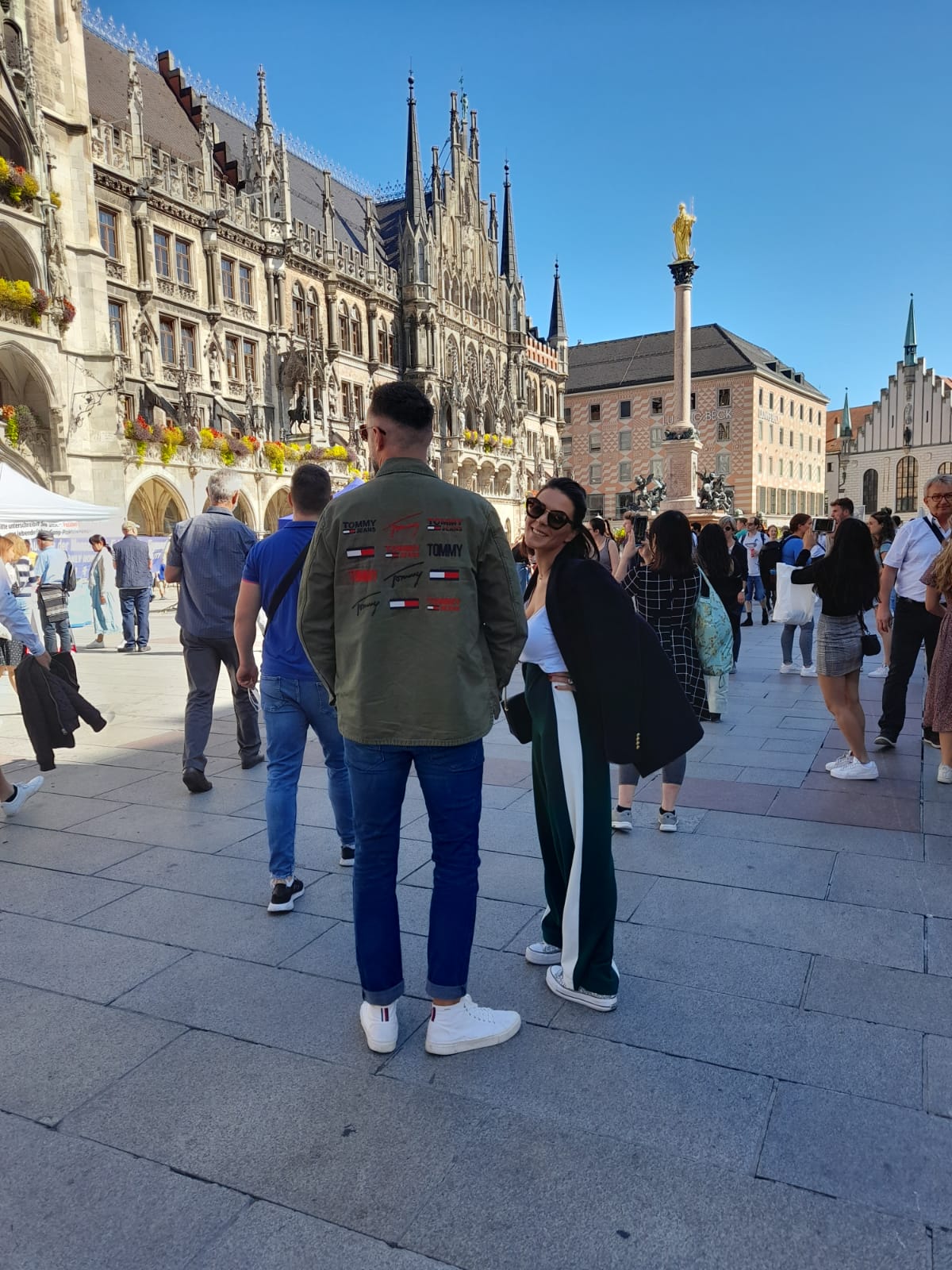 “Emily” je otišla u Pariz, a Petra u München: Zagrebačka Zadranka Petra Blagec već dvije godine živi u Njemačkoj, pokrenula i vlastiti modni brend “Emily” je otišla u Pariz, a Petra u München: Zagrebačka Zadranka Petra Blagec već dvije godine živi u Njemačkoj, pokrenula i vlastiti modni brend