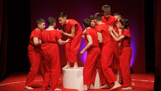 Igrajmo se: Zabranjeno mlađima od 15 strana A