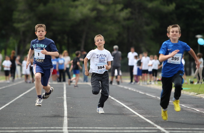 Zadar, 210513.
Erste Plava Liga danas se odrzava na stadionu Visnjik. Rijec je o jedinstvenom djecjem atletskom natjecanju upecatljivog slogana Brze, Vise, Jace, koje se odrzava pod visokim pokroviteljstvom Ministarstva znanosti obrazovanja i sporta. Orga Zadar, 210513.
Erste Plava Liga danas se odrzava na stadionu Visnjik. Rijec je o jedinstvenom djecjem atletskom natjecanju upecatljivog slogana Brze, Vise, Jace, koje se odrzava pod visokim pokroviteljstvom Ministarstva znanosti obrazovanja i sporta. Orga