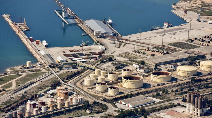 Industrijski dio luke Gazenica iz zraka – terminali