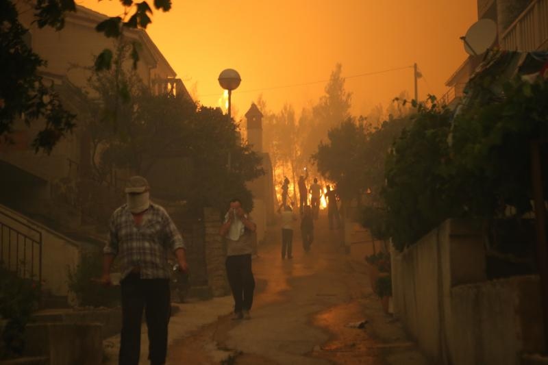 Žrnovnica: Vatra je sve bliže Splitu, nebo je prekriveno dimom Žrnovnica: Vatra je sve bliže Splitu, nebo je prekriveno dimom
