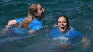 Ludijada zadarskih maturanata uz pjesmu i kupanje na Morskim orguljama. Foto: Dino Stanin/PIXSELL Ludijada zadarskih maturanata uz pjesmu i kupanje na Morskim orguljama. Foto: Dino Stanin/PIXSELL