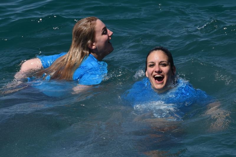 Ludijada zadarskih maturanata uz pjesmu i kupanje na Morskim orguljama. Foto: Dino Stanin/PIXSELL Ludijada zadarskih maturanata uz pjesmu i kupanje na Morskim orguljama. Foto: Dino Stanin/PIXSELL