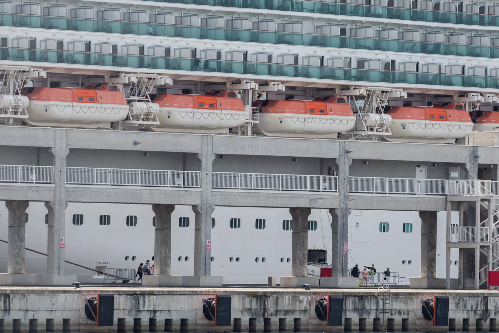 Zadar: Jutros u Gaženicu uplovio kruzer Azura Zadar: Jutros u Gaženicu uplovio kruzer Azura