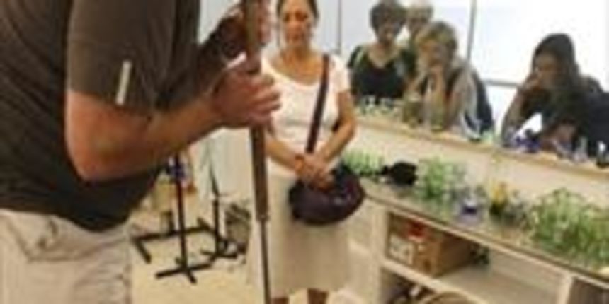 MAS: Turisti sami ‘pušu’ staklene suvenire, foto: Cropix MAS: Turisti sami ‘pušu’ staklene suvenire, foto: Cropix