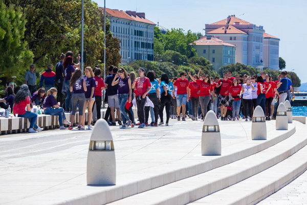 Ludijada maturanata na zadarskoj rivi 17. svibnja 2016. Foto: Bojan Bogdanić