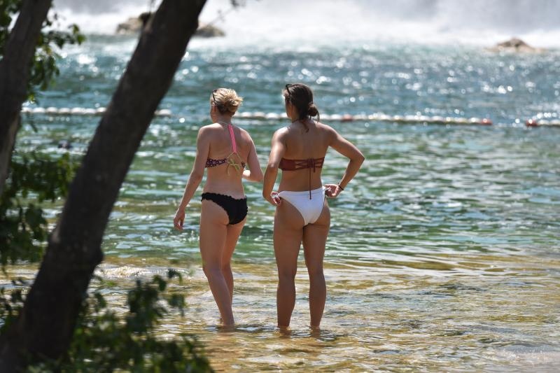 Puno lipog svita uživalo u svježini Krke na Skradinskom buku