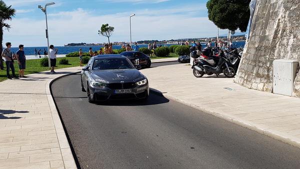 Pink Wing, jedinstvena gastro-turistička karavana luksuznih automobila gostovala je u Zadru na Pozdravu suncu. Foto: Mladen Malik