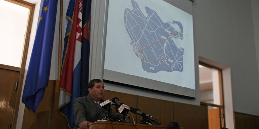 Image 1187531 (auto) Image 1187531 (auto)