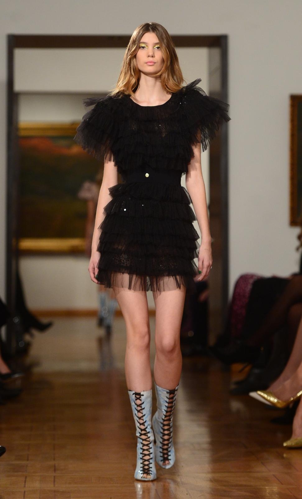 Modna revija “Lei Lou” Aleksandre Dojčinović u Modernoj galeriji