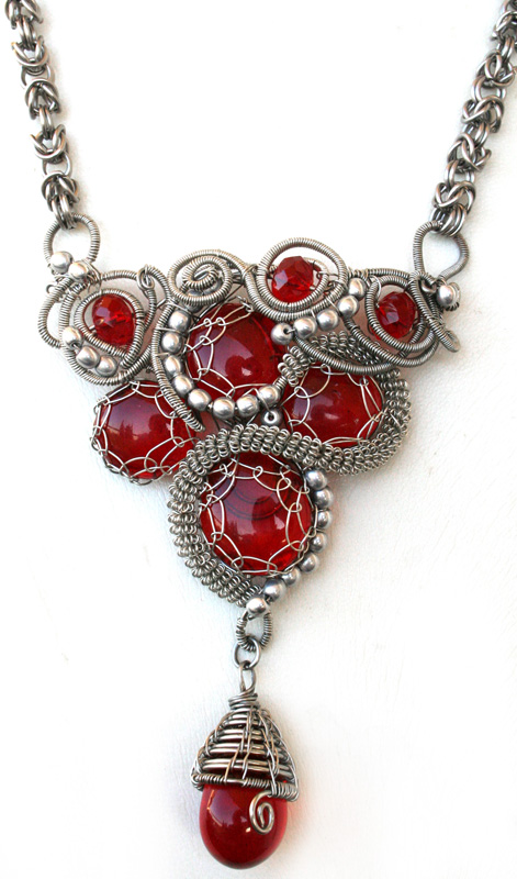 Izložba nakita u Muzeju antičkog stakla