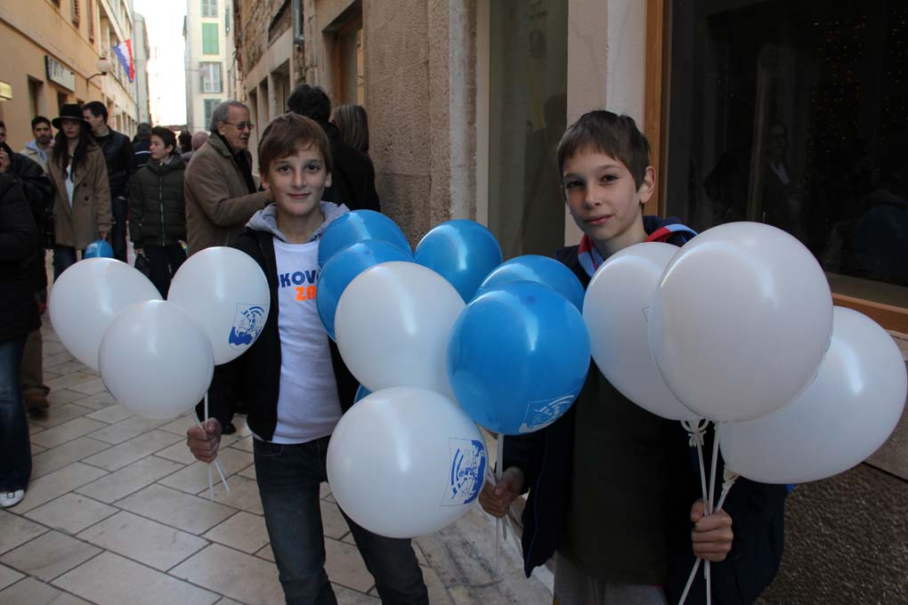 Vukovaru ZaDar na Narodnom trgu, foto: Iva Perinčić Vukovaru ZaDar na Narodnom trgu, foto: Iva Perinčić