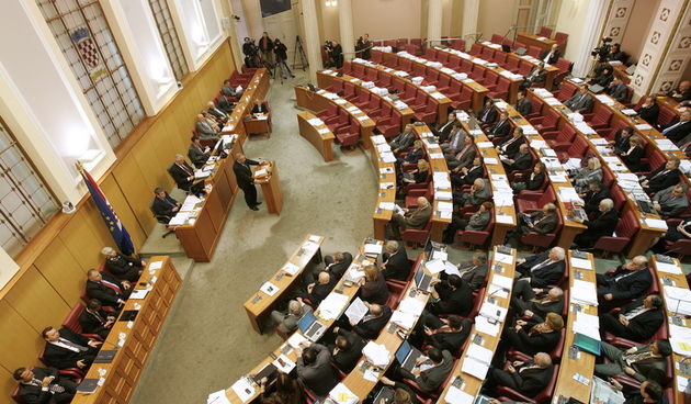 Zagreb, 231110. Sjednica Sabora na kojoj je donesen drzavni proracun za 2011. godinu. Kao sto je i bilo najavljeno, oporba je bojkotirala glasanje. Foto: Ranko Suvar / CROPIX