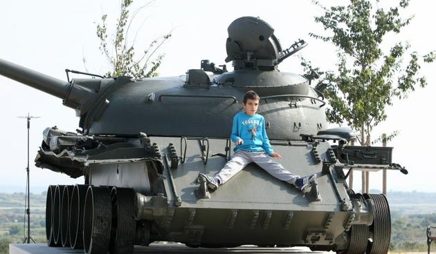 Zadar – U nazocnosti brojnih branitelja, gradskih vlasti, pripadnika HV-a i MUP-a te gradjana Zadra sredisnjom svecanoscu na gradskom predjelu Dracevac obiljezena je 23. obljetnica Dana obrane Grada. Svecanosti je nazocila Kolinda Grabar Kitarovic. Photo: