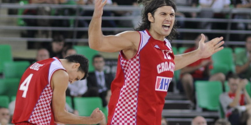 Bydgoszcz, 150909. Dvorana Sport Arena Luczniczka. Europsko prvenstvo u kosarci u Poljskoj, drugi krug natjecanja po skupinama 3. kolo grupe E, utakmica izmedju Hrvatske i Njemacke odlucujuca za ulazak u cetvrtfinale. Na slici: Kresimir Loncar i Roko Leni