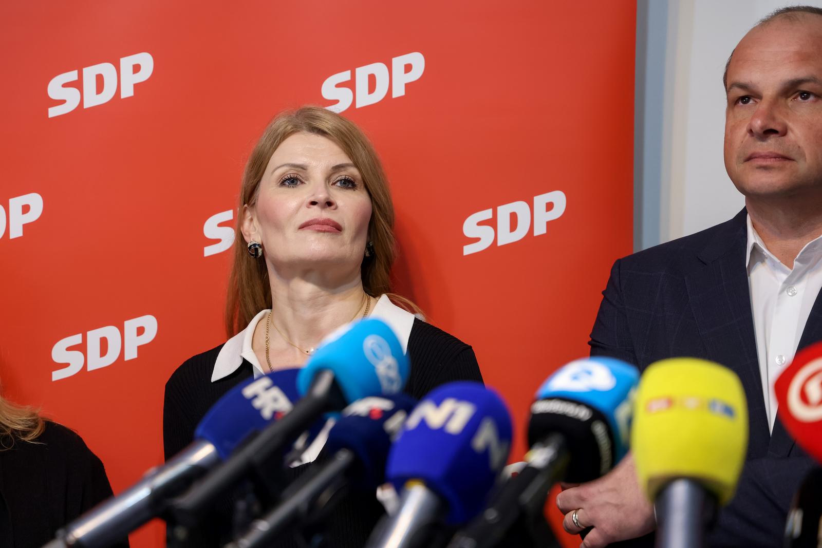 SDP predstavio kandidata za gradonačelnika, bit će to Daniel Radeta SDP predstavio kandidata za gradonačelnika, bit će to Daniel Radeta