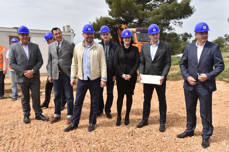 Biograd na Moru: Postavljen kamen temeljac za zabavni park Mirnovec. Foto: Dino Stanin/PIXSELL Biograd na Moru: Postavljen kamen temeljac za zabavni park Mirnovec. Foto: Dino Stanin/PIXSELL