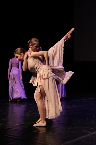 HNK Zadar: 5. Zadarski plesni festival u organizaciji Plesne udruge Gesta okupio je više od 260 plesača HNK Zadar: 5. Zadarski plesni festival u organizaciji Plesne udruge Gesta okupio je više od 260 plesača