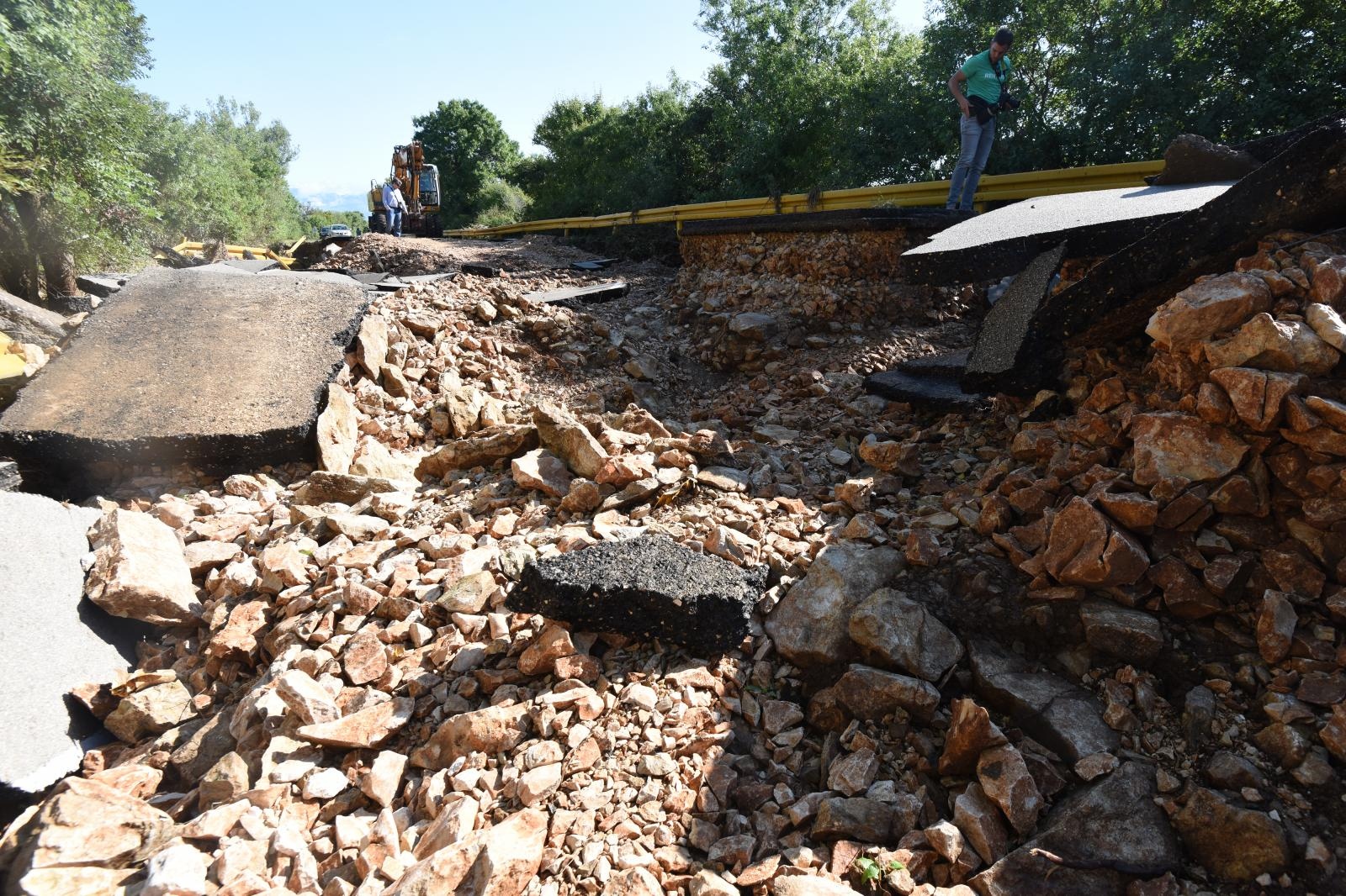 Ministri Butković i Ćorić obišli poplavljena područja u Zadarskoj županiji