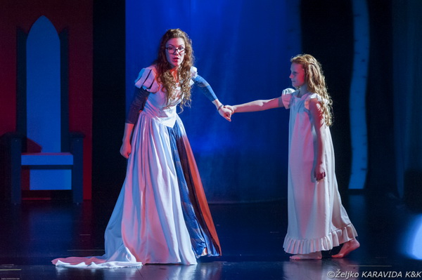 HNK Zadar: Bajka.hr Plesne udruge Gesta, Foto: Željko Karavida HNK Zadar: Bajka.hr Plesne udruge Gesta, Foto: Željko Karavida