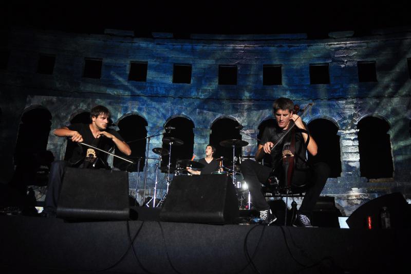 2CELLOS održali koncert u pulskoj Areni i oduševili 5 tisuća fanova, Foto: Duško Marušić/PIXSELL