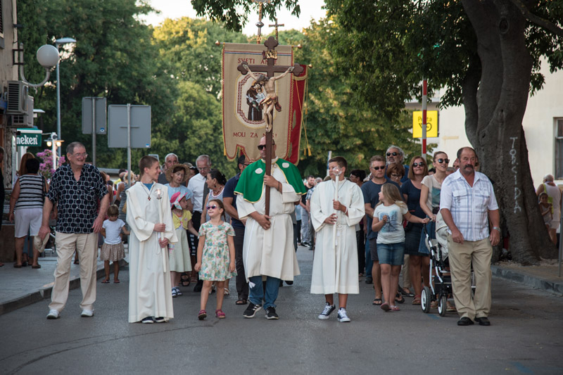 Procesija u Biogradu na blagdan sv. Roka, foto: Vinko Pešić Procesija u Biogradu na blagdan sv. Roka, foto: Vinko Pešić
