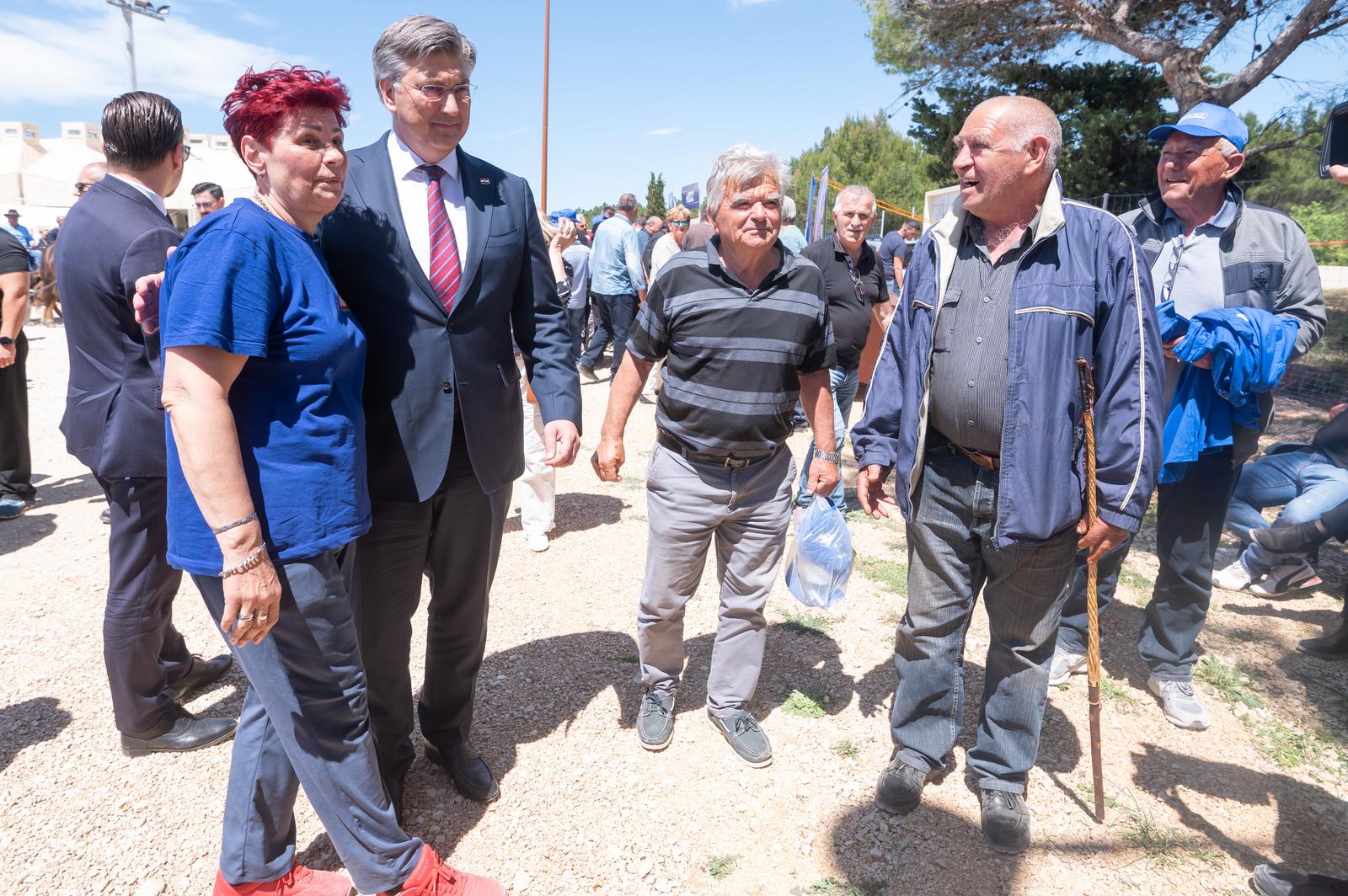 Plenković i EU kandidati HDZ-a na Benkovačkom sajmu
