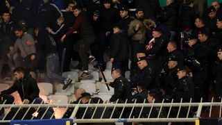 Bakljada i neredi na utakmici Hajduk – Dinamo