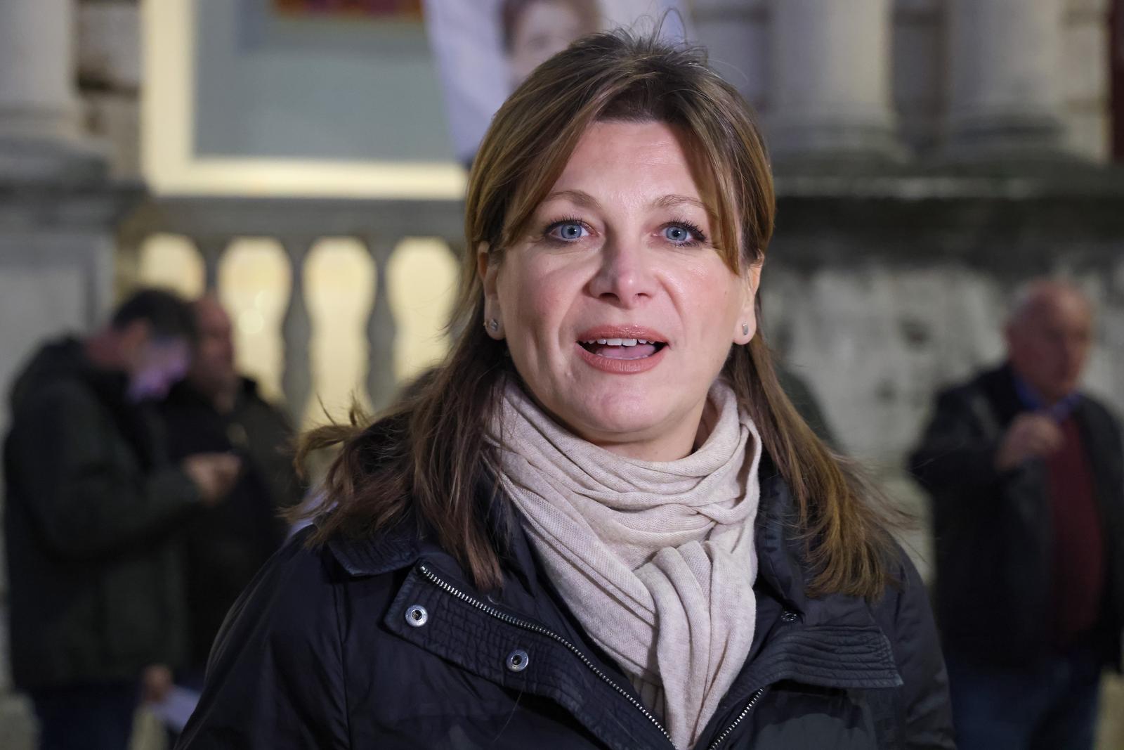 Vidović Krišto na Narodnom trgu prikuplja potpise za predsjedničku kandidaturu