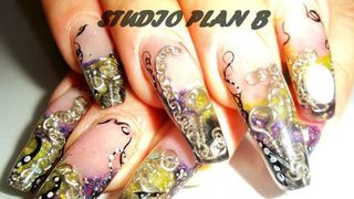 Zrinka Vuksan u konkurenciji natjecanja “Miss Nails” Zrinka Vuksan u konkurenciji natjecanja “Miss Nails”