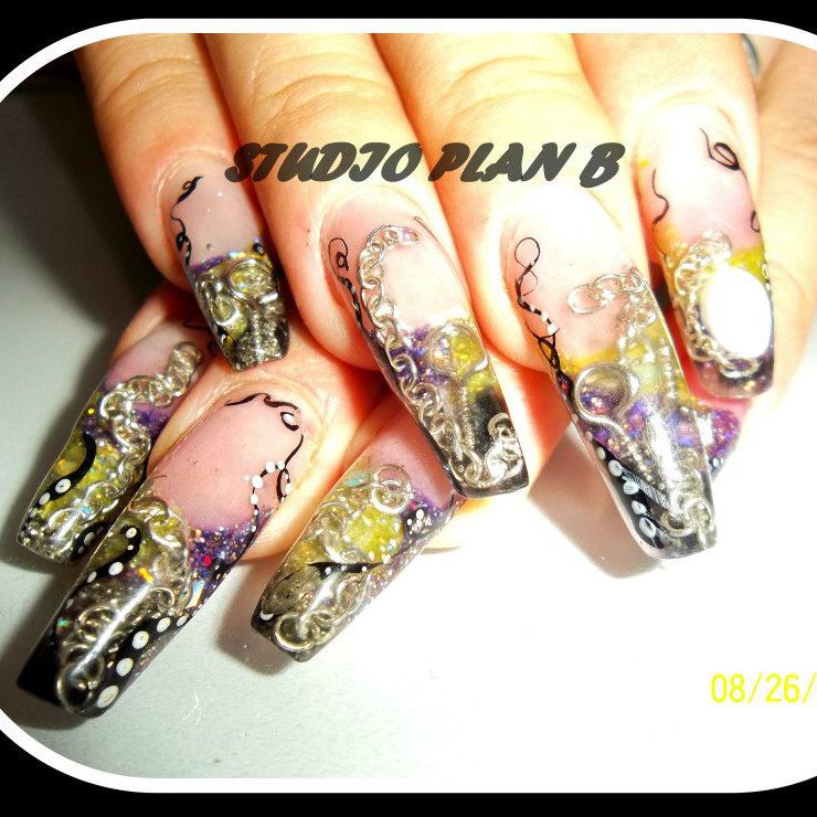 Zrinka Vuksan u konkurenciji natjecanja “Miss Nails” Zrinka Vuksan u konkurenciji natjecanja “Miss Nails”