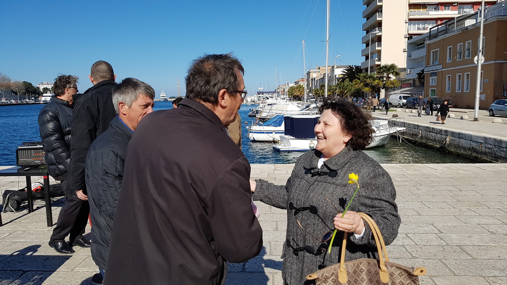 Dan žena, Bleke i konji