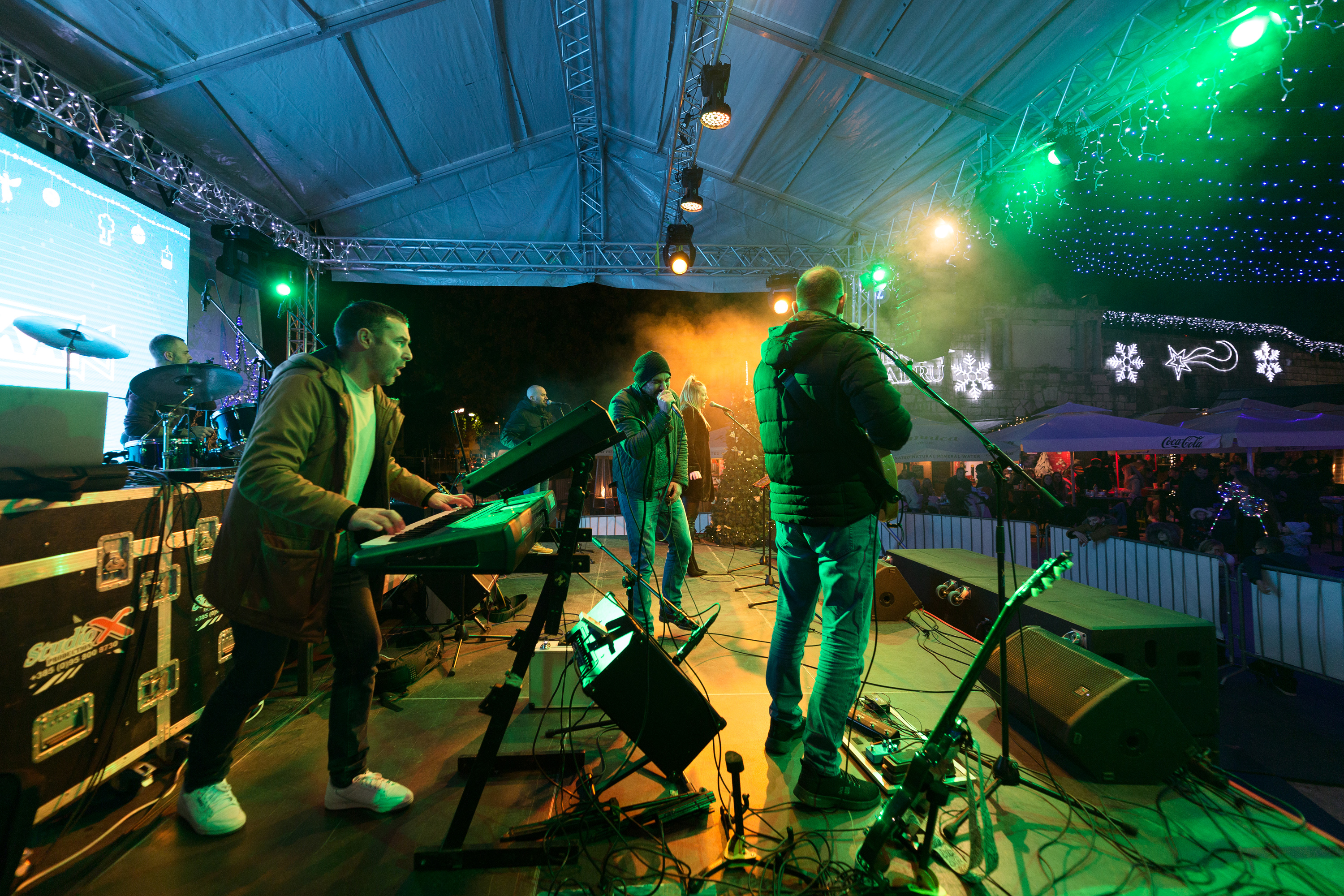 Sveti Nikola i bend Zaratino razveselili i zabavili posjetitelje Sveti Nikola i bend Zaratino razveselili i zabavili posjetitelje