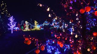 Božićna priča obitelji Salaj s rekordnih 1,88 milijuna lampica. Foto: Damir Špehar/PIXSELL