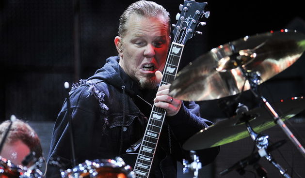 Zagreb, 160510.
Hipodrom.
Koncert heavy metal grupe Metallica.
Na slici: James Hetfield
Foto: Boris Kovacev / CROPIX