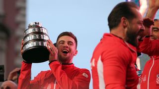 Zlatne tenisače na Trgu bana Josipa Jelačića dočekale tisuće navijača Zlatne tenisače na Trgu bana Josipa Jelačića dočekale tisuće navijača