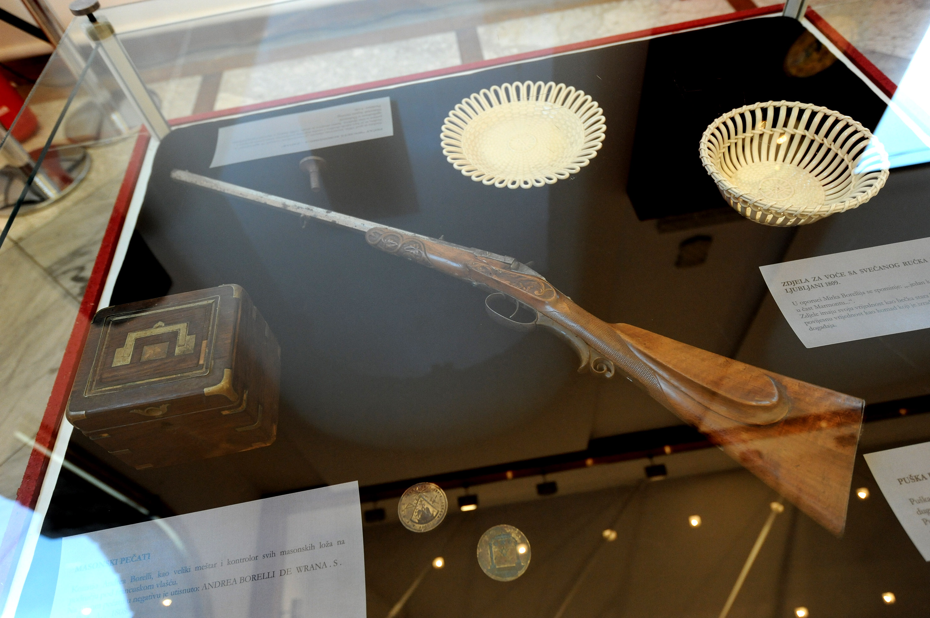 Zadar, 020513. U Gradskoj lozi se veceras otvorila izlozba “Boreli – otkup obiteljske ostavstine”. Na izlozbi se prezentirao dio predmeta iz obiteljske ostavstine koju na otkup Narodnom muzeju Zadar nudi gospodin Goran Borelli, izravni nasljednik obitelj Zadar, 020513. U Gradskoj lozi se veceras otvorila izlozba “Boreli – otkup obiteljske ostavstine”. Na izlozbi se prezentirao dio predmeta iz obiteljske ostavstine koju na otkup Narodnom muzeju Zadar nudi gospodin Goran Borelli, izravni nasljednik obitelj