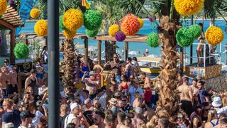 Dnevni party u klubu Papaya na plaži Zrće