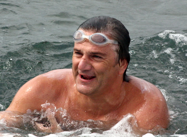 Dani Dikla 2009: Dr Velimir Susak Taci isplivao maraton Preko-Diklo Dani Dikla 2009: Dr Velimir Susak Taci isplivao maraton Preko-Diklo