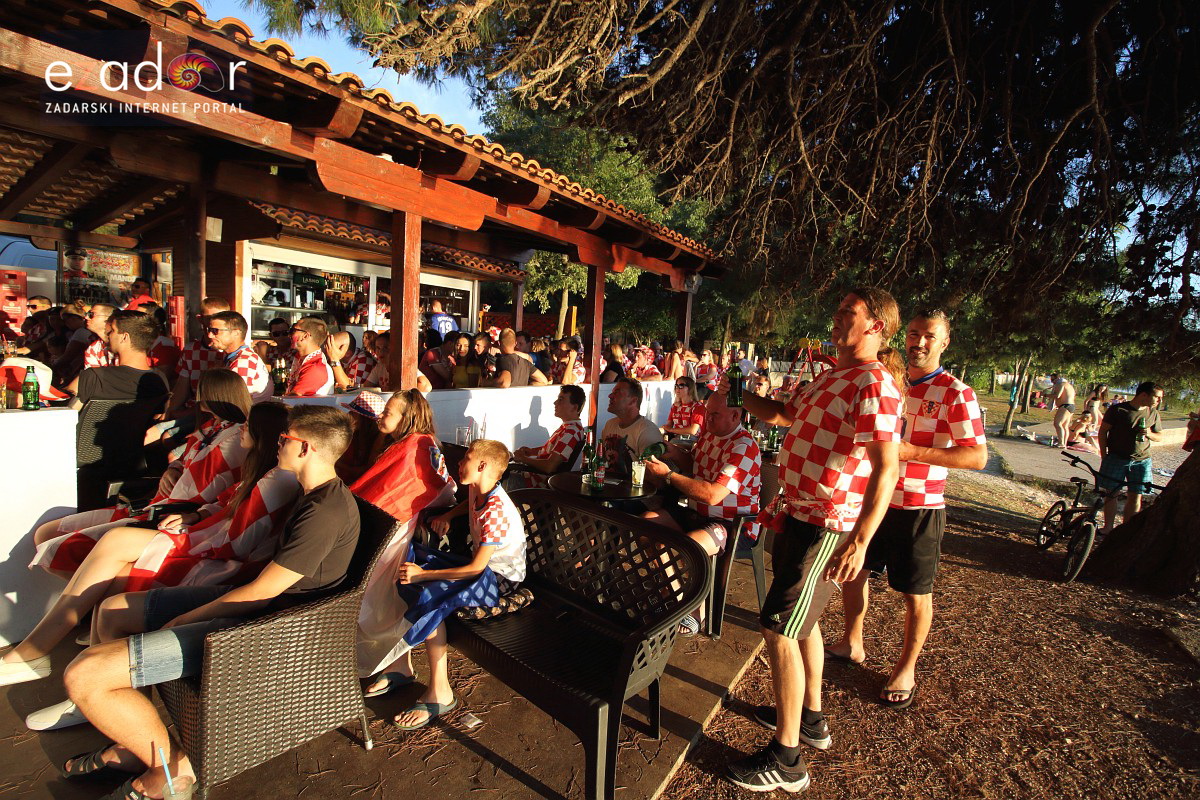 Bibinje: Navijanje za Vatrene i fešta nakon pobjede nad Rusijom