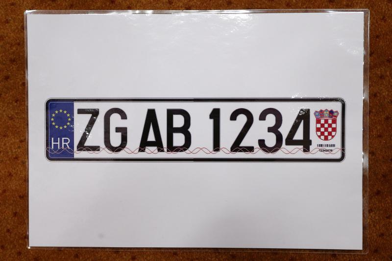 U Ravnateljstvu policije predstavljeni su prijedlozi novih registracijskih tablica za vozila. Ujedno je predstavljeno i vozilo mobilnog ureda za upravne poslove. Photo: Davor Puklavec/PIXSELL U Ravnateljstvu policije predstavljeni su prijedlozi novih registracijskih tablica za vozila. Ujedno je predstavljeno i vozilo mobilnog ureda za upravne poslove. Photo: Davor Puklavec/PIXSELL