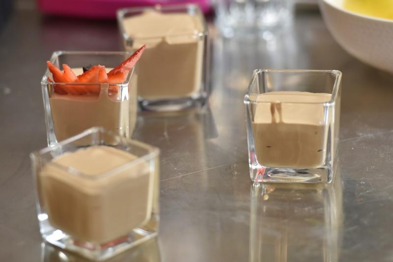 Zadar – Na prezentaciji u Impact centru Kuhar Renato Kraljev pripremao je zajedno s ucenicima tri slana i tri slatka jela s jagodama. Projektom se zeli povecati interes za uzgoj i konzumaciju jagoda u Zadarskoj zupaniji. Photo: Dino Stanin/PIXSELL Autor