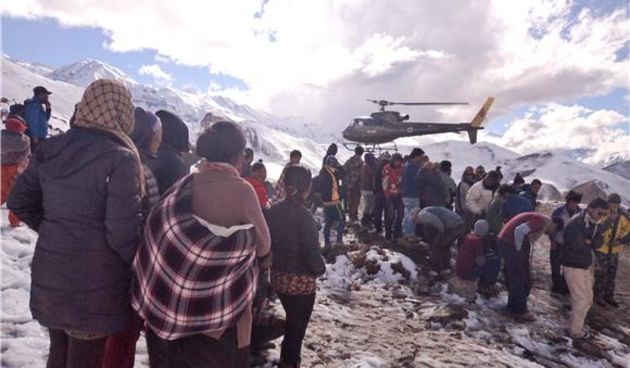 Izvlačenja tijela pronađenih alpinista na Himalaji. Foto: FAH