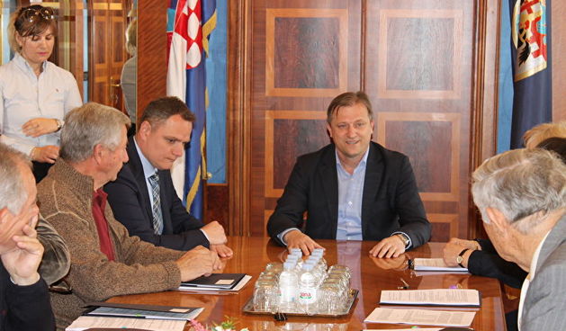 Dukić i Kasap s vlasnicima potpisali ugovore o energetskoj obnovi obiteljskih kuća