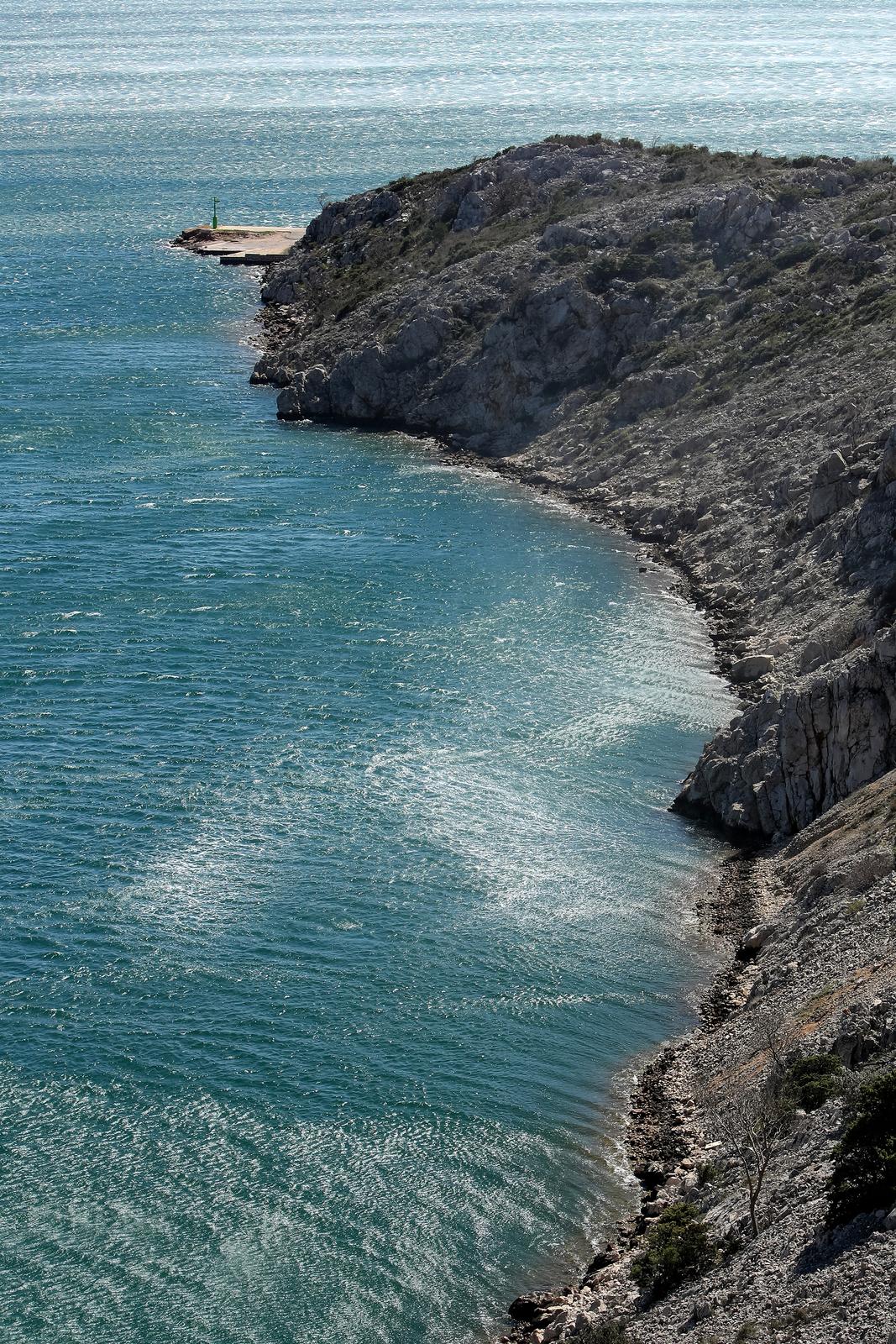 Maslenički most na udaru jake bure Maslenički most na udaru jake bure