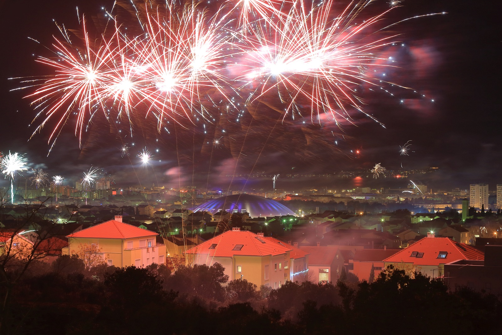 Zadarski doček Nove godine uz veliki vatromet Zadarski doček Nove godine uz veliki vatromet