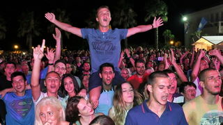 Virsko ljeto 2016: Dražen Zečić Zeko i Banana Band raspjevali i rasplesali Vir