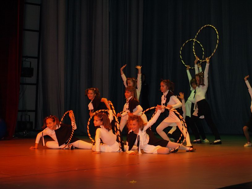 Plesno kazalisna udruga Zalet